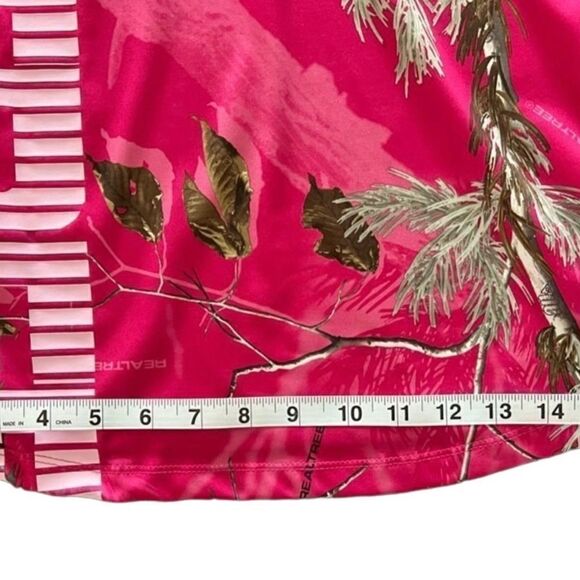 RealTree Pink Hunting Camo 1/2 Zip Long Sleeve Thumb Holes Pullover Size Small - Picture 9 of 12